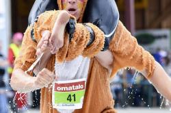 英雄联盟总决赛-比赛中出现一场激烈对攻，场面精彩纷呈