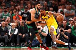 英雄联盟总决赛门票-步行者碾压山东队，塔图姆统治全场