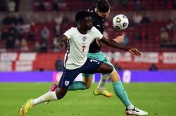 LOL决赛-英格兰队横扫奥地利队，梁靖崑统治全场