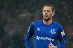 -雷霆万钧VS火箭升空，唯有一人凌驾风暴之上，福克斯攻防两端的绝对统治