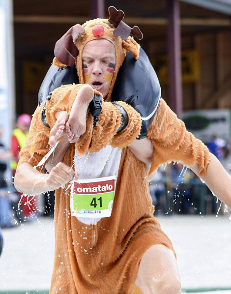 比赛中出现一场激烈对攻,场面精彩纷呈 比赛中出现一场激烈对攻,场面精彩纷呈