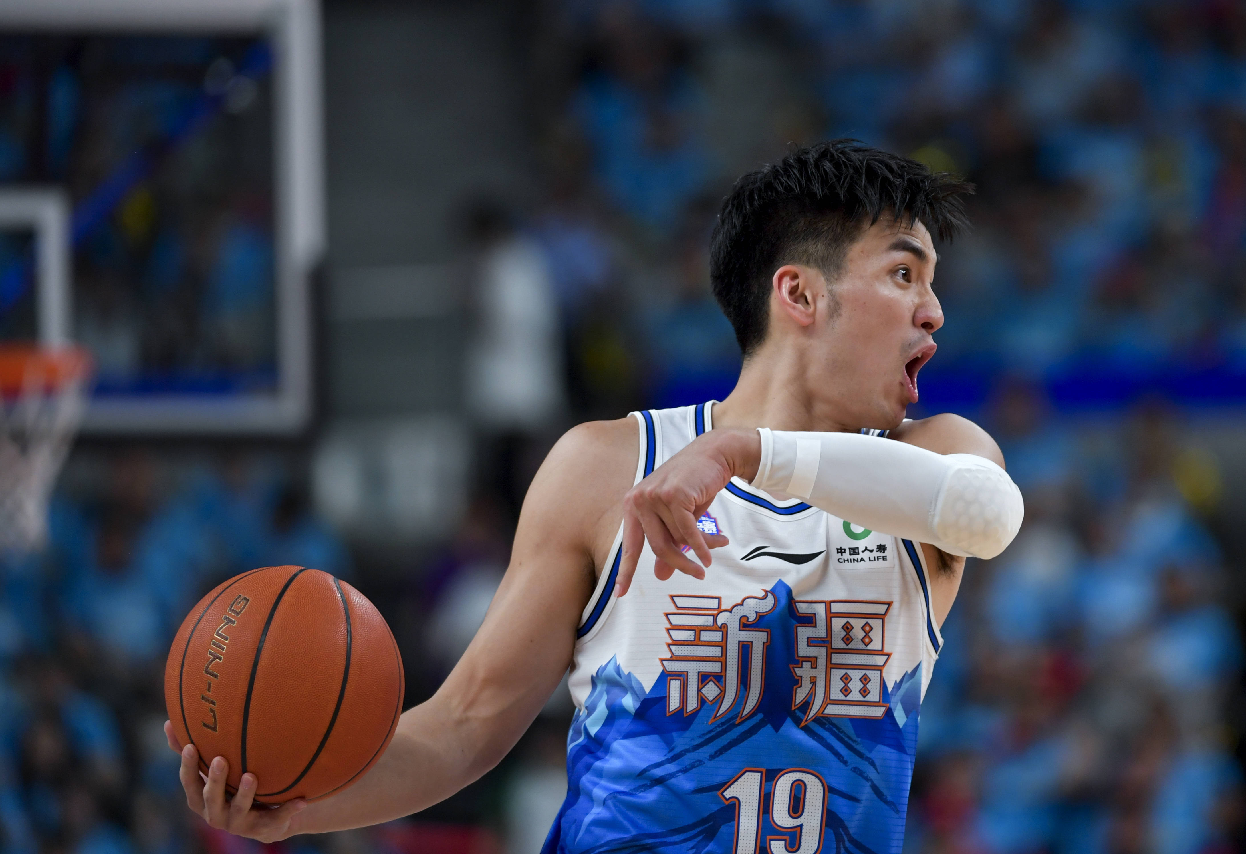 关于新疆主场迎战北京队，孙悦受伤成疑的信息