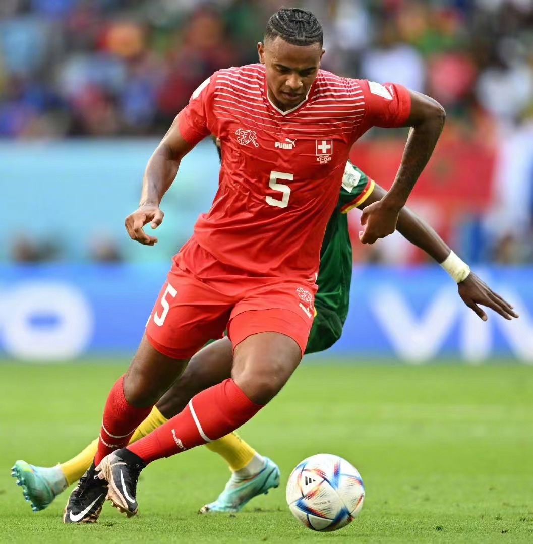 瑞士运动员表现抢眼，实现突破的简单介绍