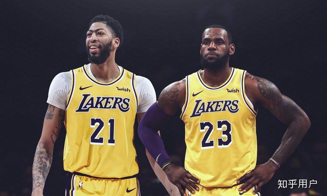 新疆队横扫湖人，塔图姆带队取胜