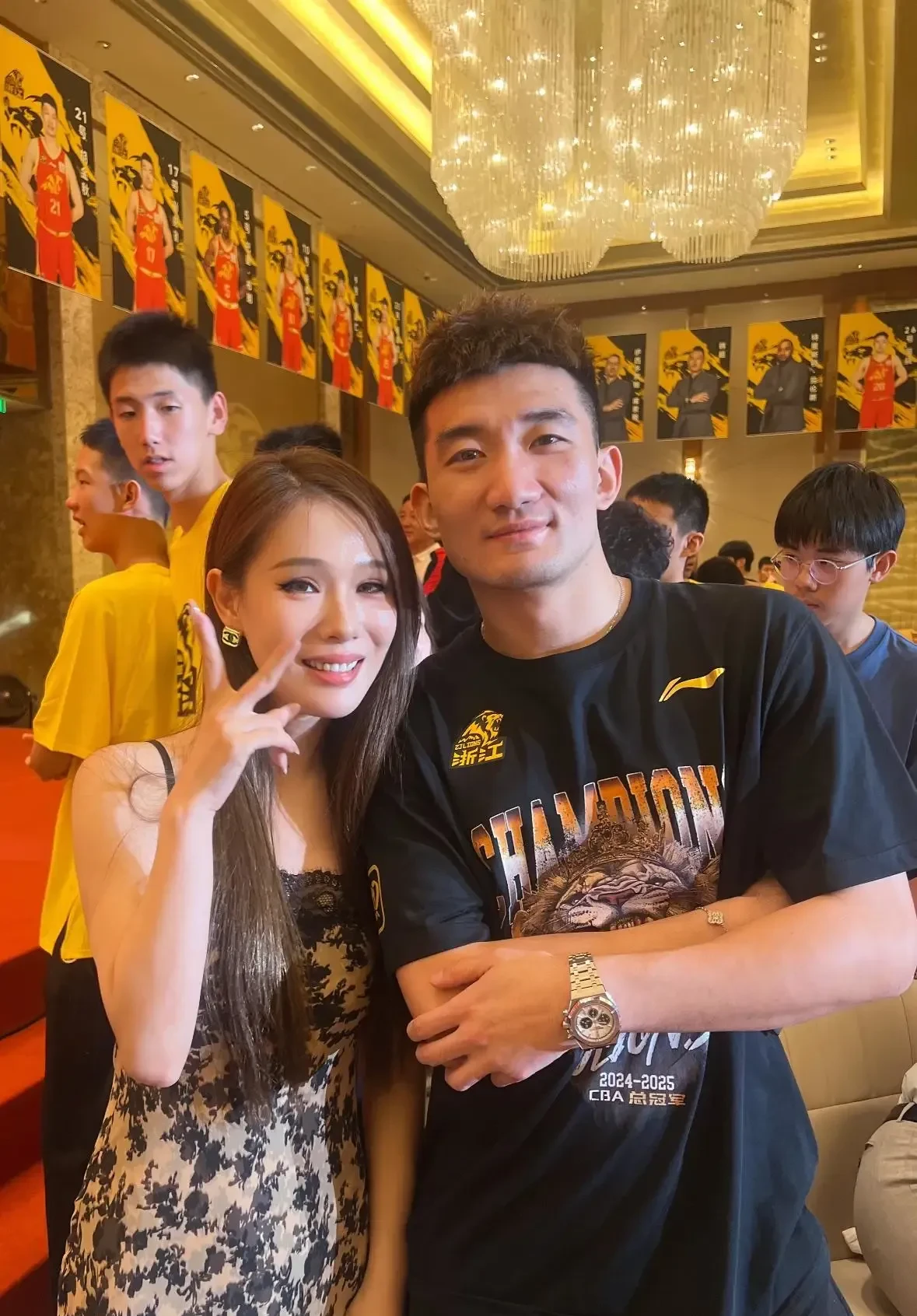 浙江队力克青岛队，孙铭徽扛起全队