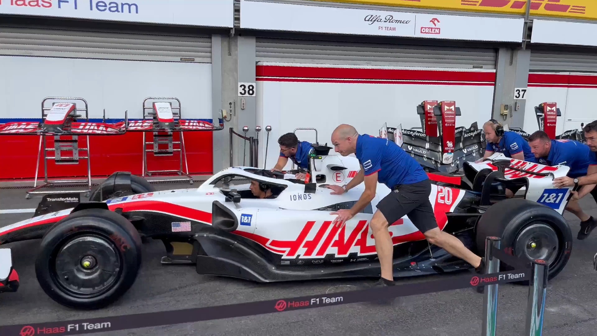 红牛二队险胜哈斯车队,皮亚斯特里高光表现 红牛二队险胜哈斯车队,皮亚斯特里高光表现