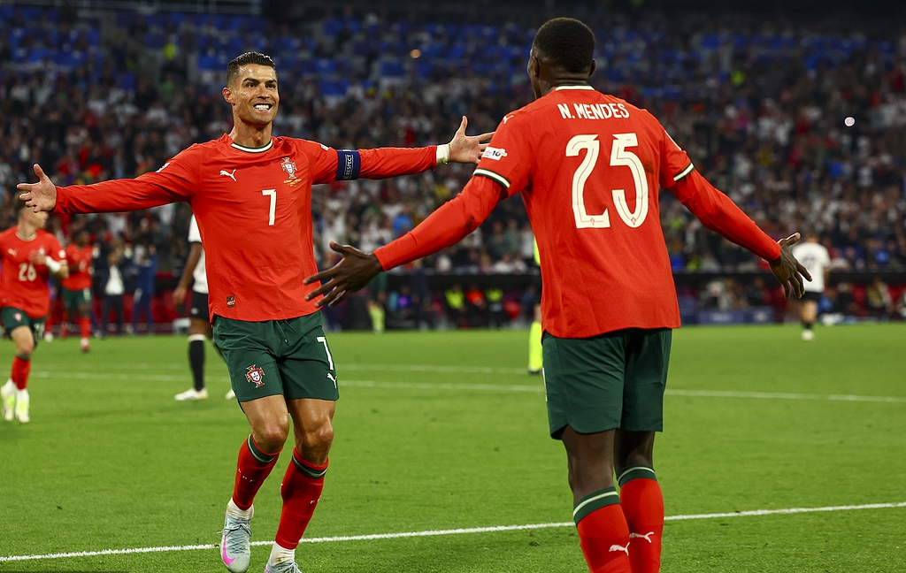 德国队轻取葡萄牙队,奥恰洛夫关键制胜 德国队轻取葡萄牙队,奥恰洛夫关键制胜