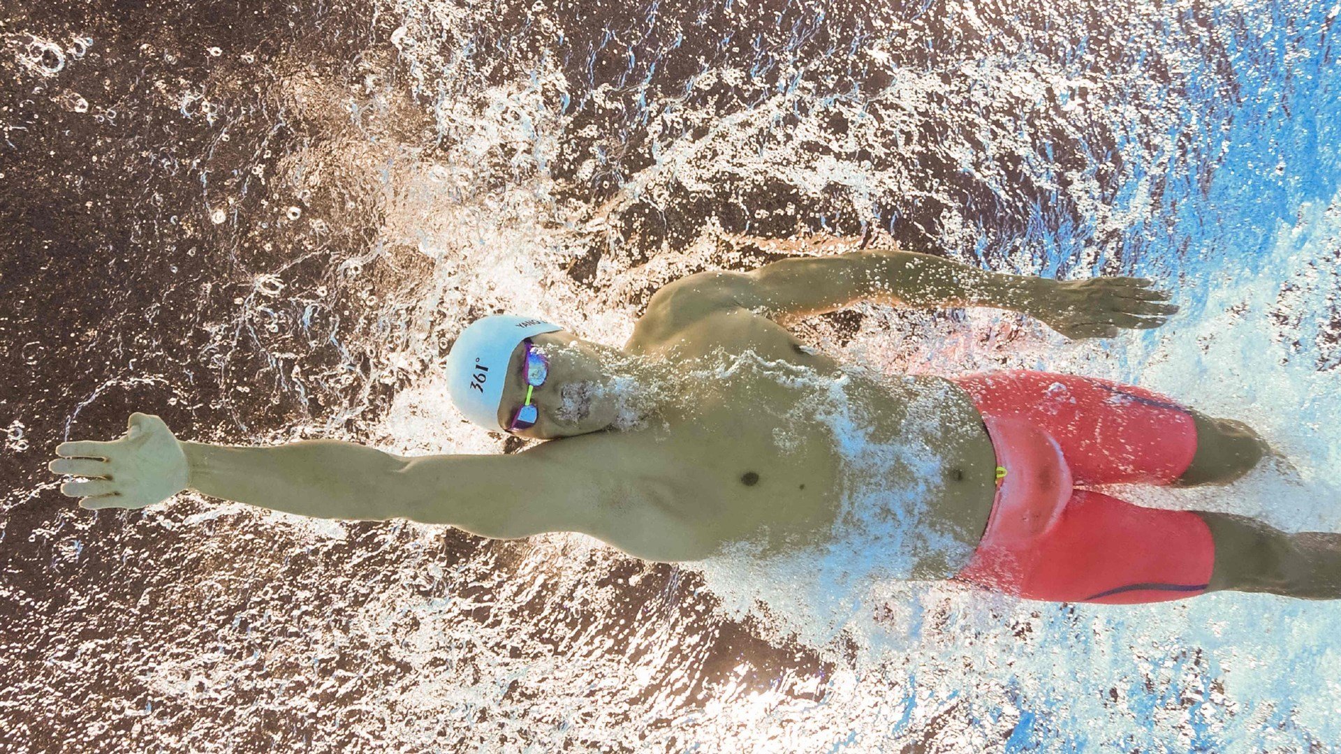 雷霆万钧VS火箭升空，唯有一人凌驾风暴之上，福克斯攻防两端的绝对统治